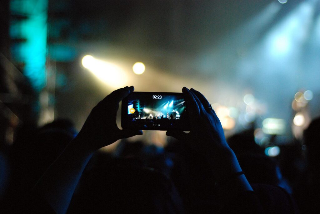 mobile-phone-1845233_1280